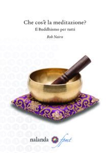 cover 2026 di "che cos'è la meditazione", campana tibetana su un cuscino di broccato viola e oro