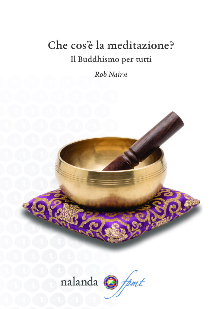 cover 2026 di "che cos'è la meditazione", campana tibetana su un cuscino di broccato viola e oro